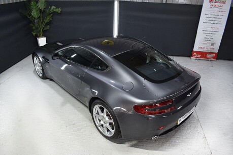 Aston Martin Vantage V8 23