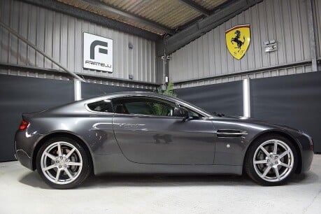 Aston Martin Vantage V8 33