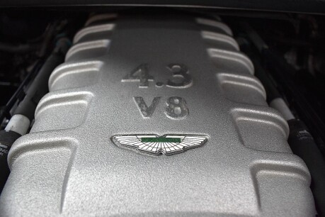 Aston Martin Vantage V8 8