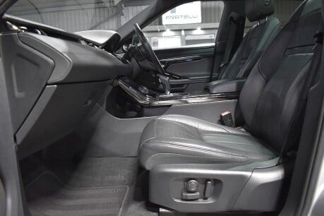 Land Rover Range Rover Evoque R-DYNAMIC HSE MHEV 46