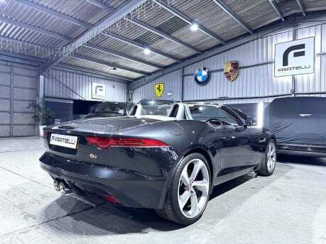 Jaguar F-Type V6 S 22