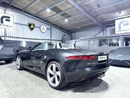 Jaguar F-Type V6 S 24