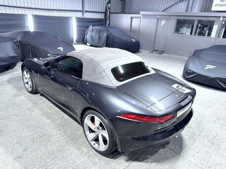 Jaguar F-Type V6 S 27