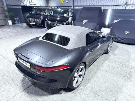 Jaguar F-Type V6 S 37