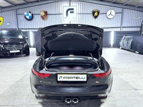 Jaguar F-Type V6 S 29