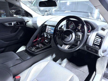 Jaguar F-Type V6 S 44