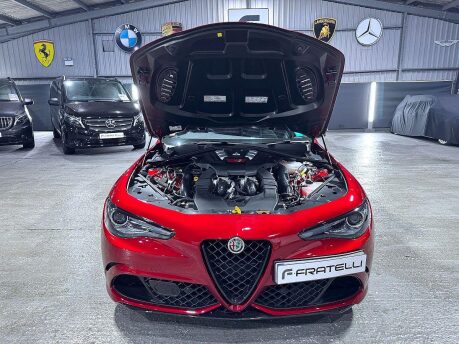 Alfa Romeo Giulia V6 BITURBO QUADRIFOGLIO 8