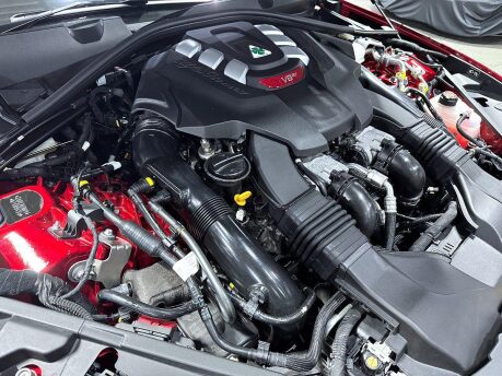 Alfa Romeo Giulia V6 BITURBO QUADRIFOGLIO 12