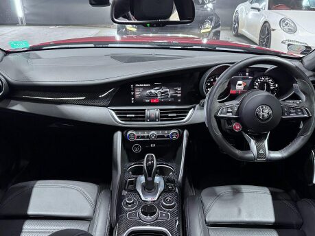 Alfa Romeo Giulia V6 BITURBO QUADRIFOGLIO 36