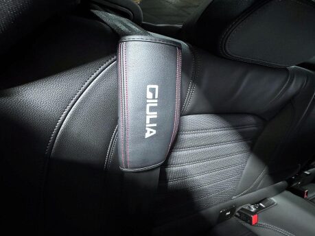 Alfa Romeo Giulia V6 BITURBO QUADRIFOGLIO 66