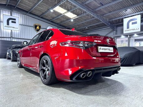 Alfa Romeo Giulia V6 BITURBO QUADRIFOGLIO 20