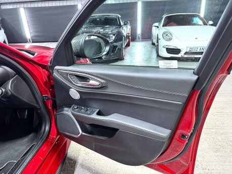 Alfa Romeo Giulia V6 BITURBO QUADRIFOGLIO 29