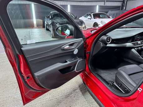 Alfa Romeo Giulia V6 BITURBO QUADRIFOGLIO 56