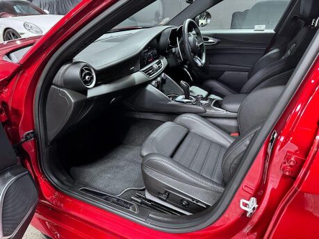 Alfa Romeo Giulia V6 BITURBO QUADRIFOGLIO 57