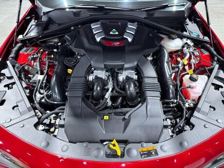 Alfa Romeo Giulia V6 BITURBO QUADRIFOGLIO 10