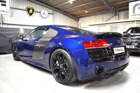 Audi R8 5.2 FSI V10 Plus S Tronic quattro Euro 5 2dr 17