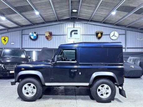 Land Rover Defender TD HARD TOP 9