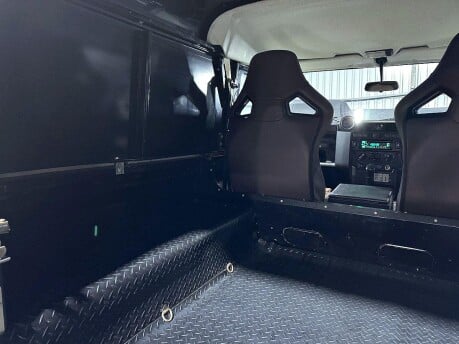 Land Rover Defender TD HARD TOP 15