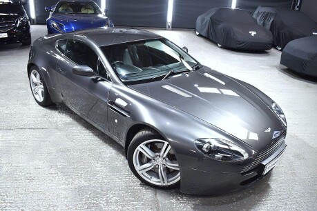 Aston Martin Vantage V8 2