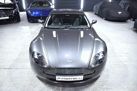 Aston Martin Vantage V8 5