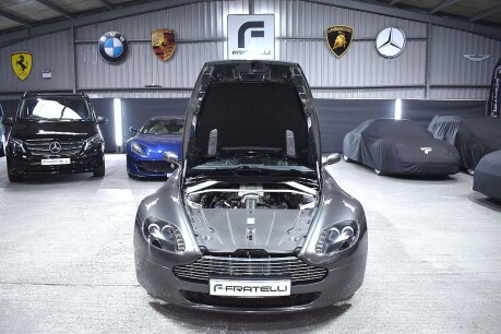 Aston Martin Vantage V8 7