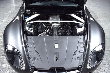Aston Martin Vantage V8 8