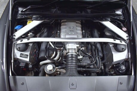 Aston Martin Vantage V8 9