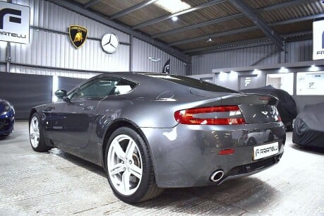 Aston Martin Vantage V8 15