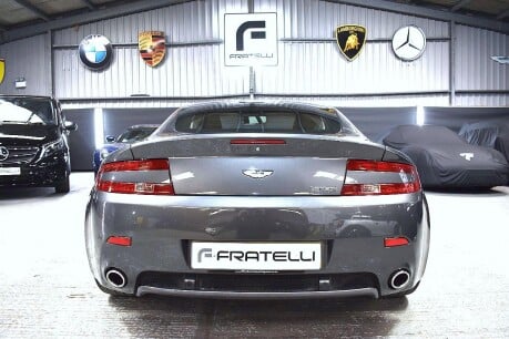 Aston Martin Vantage V8 20