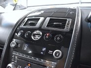 Aston Martin Vantage V8 31