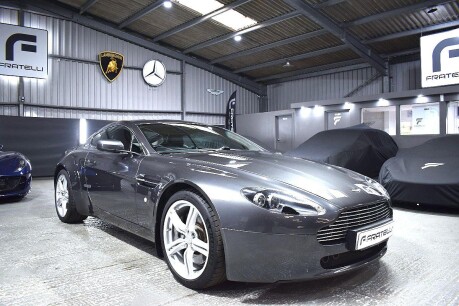 Aston Martin Vantage V8 3