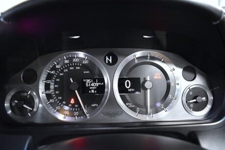 Aston Martin Vantage V8 35