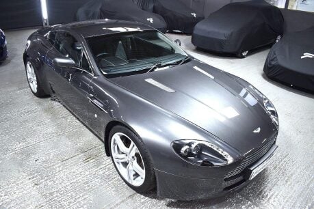 Aston Martin Vantage V8 4