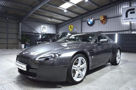 Aston Martin Vantage V8 11