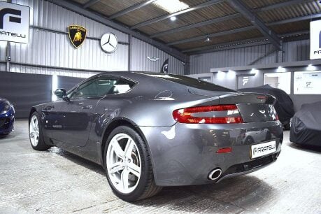 Aston Martin Vantage V8 15