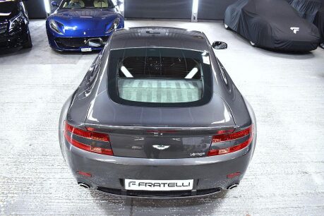 Aston Martin Vantage V8 17