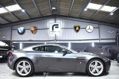 Aston Martin Vantage V8 24