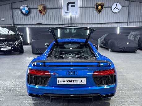 Audi R8 5.2 FSI V10 Plus S Tronic quattro Euro 6 (s/s) 2dr 17