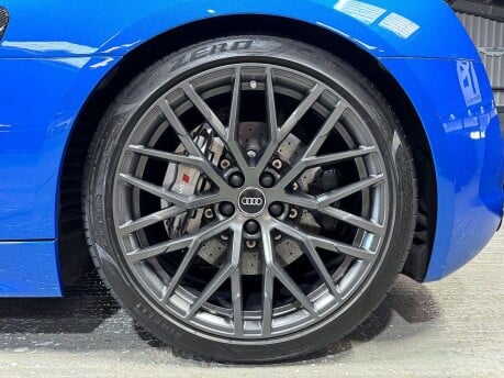 Audi R8 5.2 FSI V10 Plus S Tronic quattro Euro 6 (s/s) 2dr 26