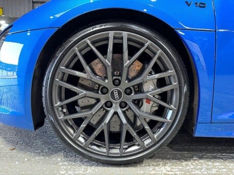 Audi R8 5.2 FSI V10 Plus S Tronic quattro Euro 6 (s/s) 2dr 27