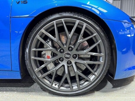Audi R8 5.2 FSI V10 Plus S Tronic quattro Euro 6 (s/s) 2dr 28