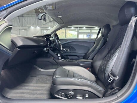 Audi R8 5.2 FSI V10 Plus S Tronic quattro Euro 6 (s/s) 2dr 48