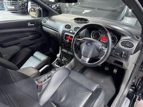 Ford Focus 2.5 SIV ST-3 3dr 24