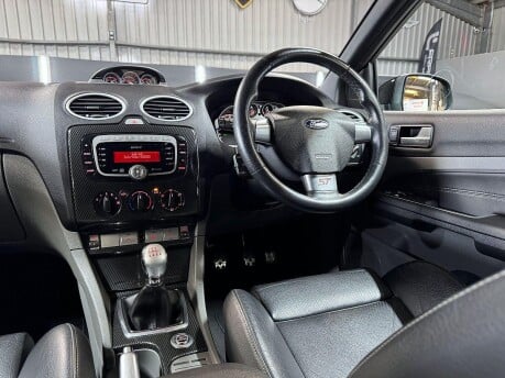 Ford Focus 2.5 SIV ST-3 3dr 28