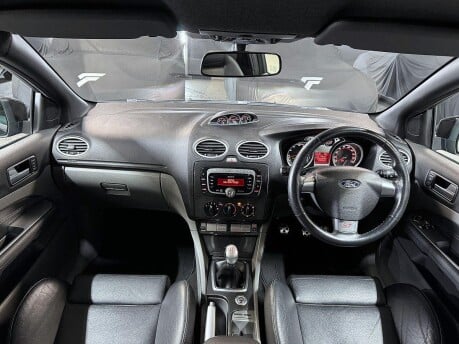 Ford Focus 2.5 SIV ST-3 3dr 29