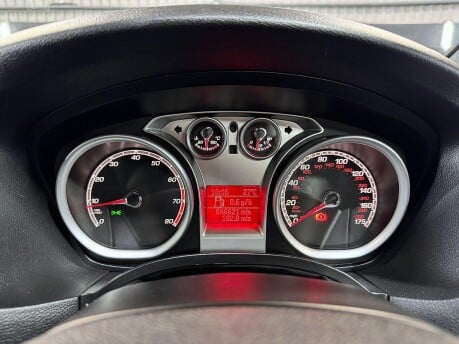 Ford Focus 2.5 SIV ST-3 3dr 32