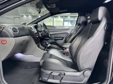Ford Focus 2.5 SIV ST-3 3dr 35