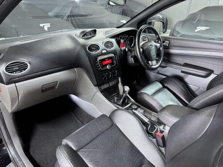 Ford Focus 2.5 SIV ST-3 3dr 36