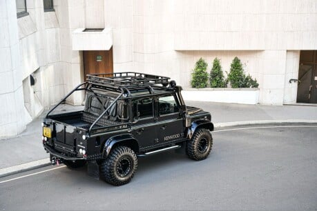 Land Rover Defender TD XS DCB 8