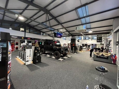 Land Rover Defender TD XS DCB 24